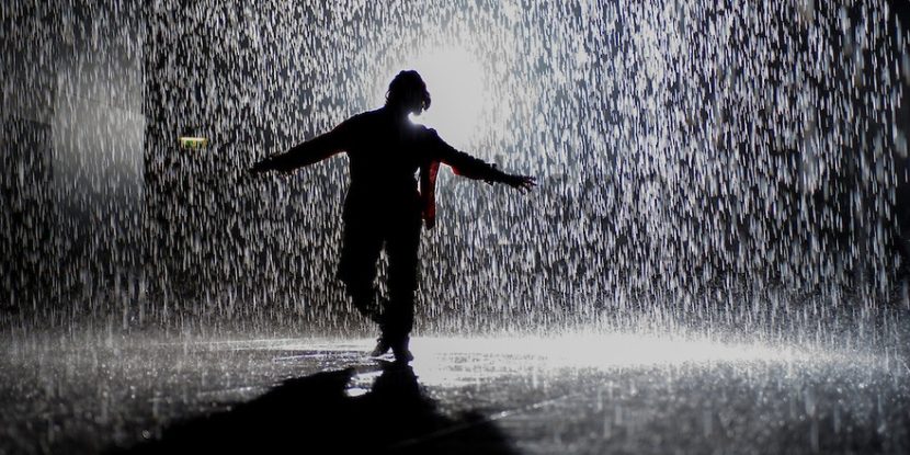 Com o amargor da chuva que cai