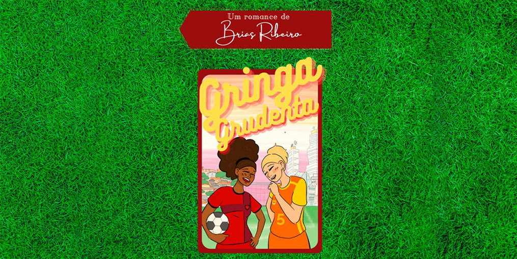 Ilustração de duas jogadoras de futebol rindo, uma negra e outra branca, sobre imagem de grama.